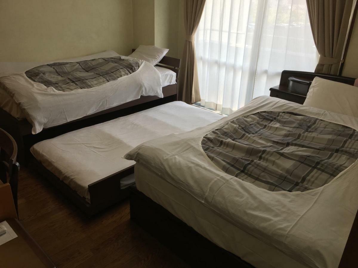 Hostel Mallika Hiroshima Buitenkant foto